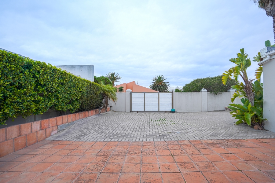 3 Bedroom Property for Sale in Parklands Western Cape